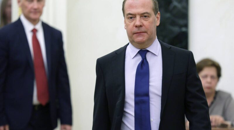 “Se gli Usa attaccano sarà guerra mondiale”. La nuova minaccia di Medvedev