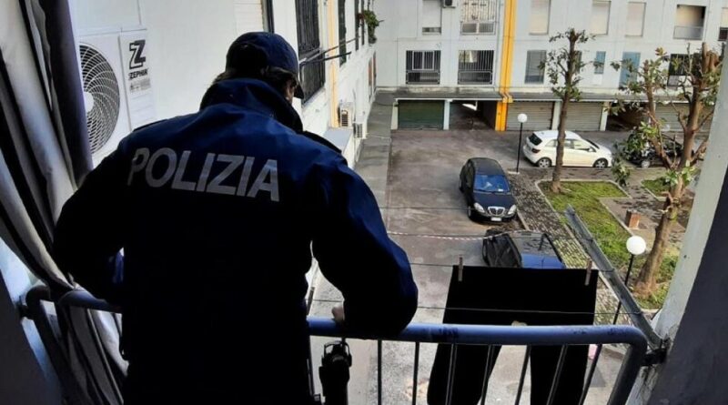 Una discarica abusiva nella cava che doveva bonificare: arrestato imprenditore a Napoli, è accusato di disastro ambientale
