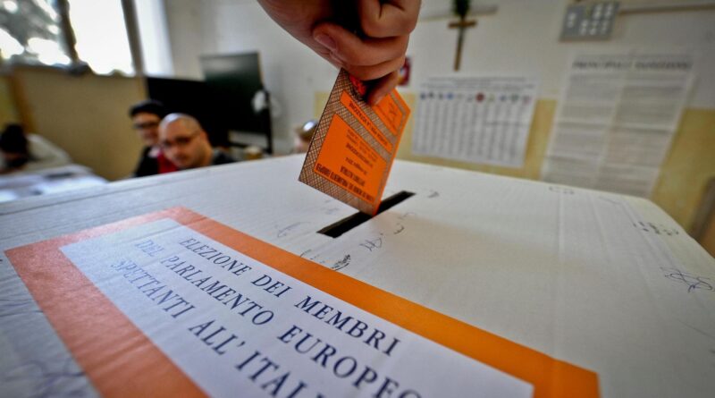 Elezioni europee, urne aperte alle 15: si vota oggi e domani fino alle 23. Salvini viola il silenzio elettorale e Meloni lo aggira