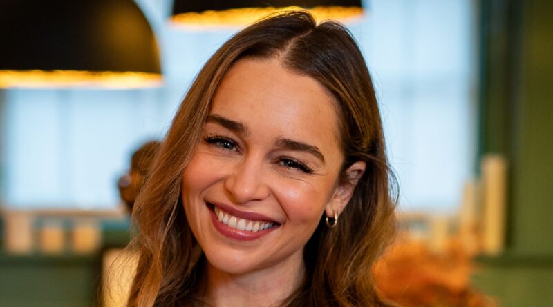 Emilia Clarke temeva di essere licenziata da Game Of Thrones dopo una lesione cerebrale
