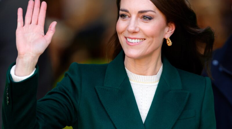 Kate Middleton parteciperà al Trooping the Colour, ma dice di non essere ancora “fuori dal bosco”