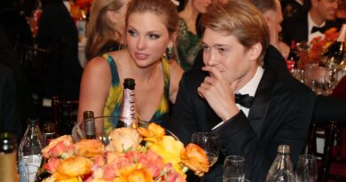 L’ex di Taylor Swift, Joe Alwyn, dice la sua su “Il reparto dei poeti torturati”