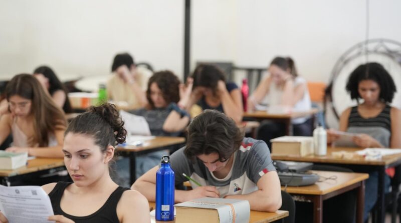 Maturità 2024, oggi la seconda prova di indirizzo: la versione di greco al Classico è su uno scritto di Platone