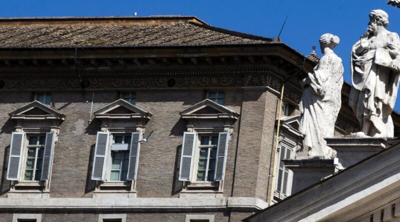 Vaticano, il “numero tre” testimonia a Londra su scandalo immobile: “Eravamo in trappola”