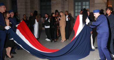 Un’estate all’insegna del rosso, del bianco e del blu con l’ispirazione dello street style