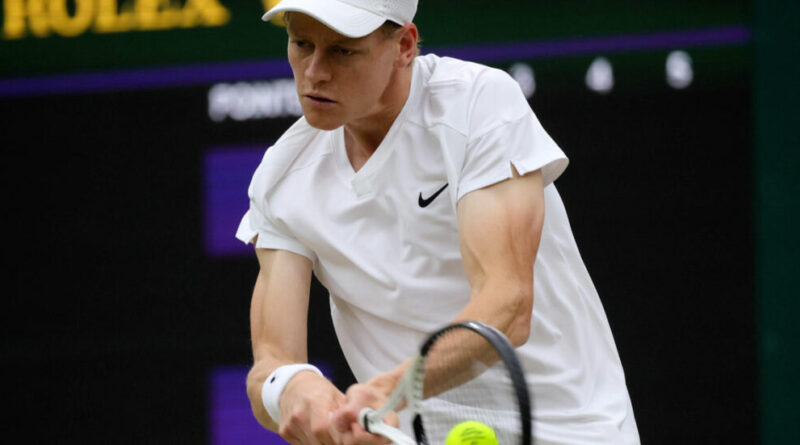 Wimbledon, Jannik Sinner batte Ben Shelton in tre set e va ai quarti di finale