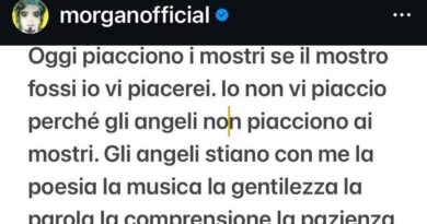 Morgan sui social nel cuore della notte: “Oggi piacciono i mostri, se lo fossi vi piacerebbe”