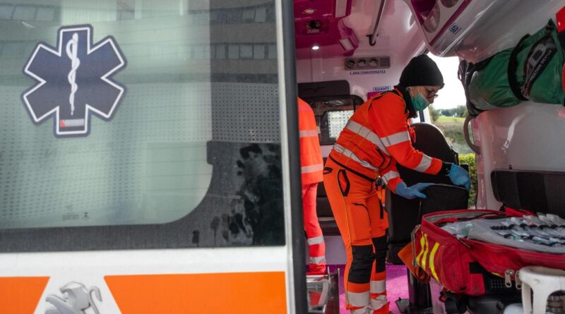 Colpito da pala di un escavatore, muore operaio nel Cagliaritano