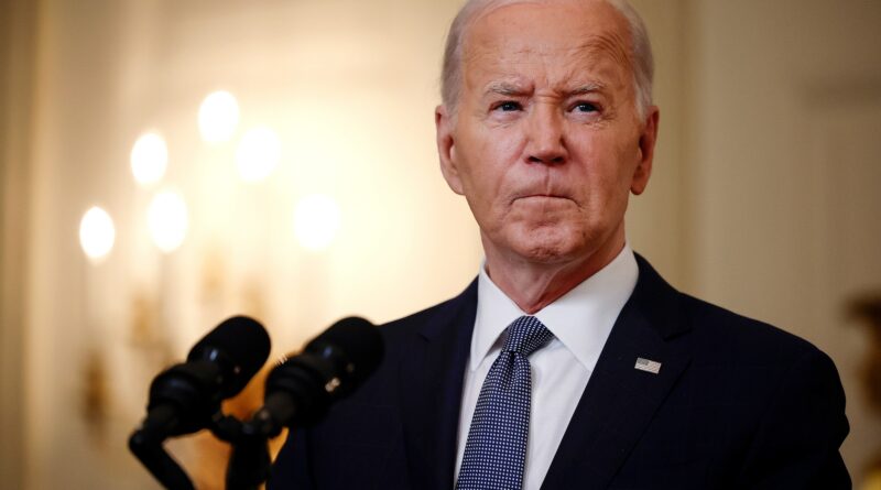 Joe Biden, gli alleati sono furiosi per i democratici che cercano di cacciarlo: “Stanno facendo il Giulio Cesare a quest’uomo”
