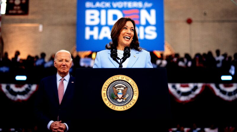 Tutti gli occhi sono puntati su Kamala Harris mentre Joe Biden si ritira