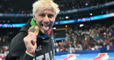 Primo oro dell’Italia alle Olimpiadi di Parigi, Martinenghi vince i 100 rana: ‘Ho colto l’attimo’