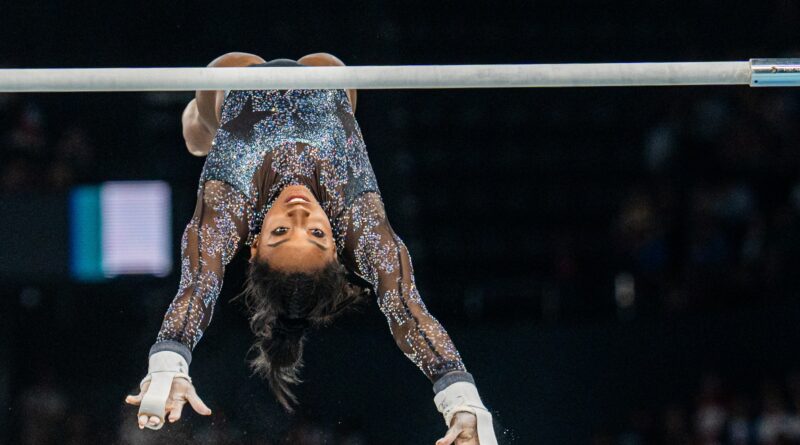 Lady Gaga, Ariana Grande, Tom Cruise e altri personaggi di spicco riempiono le tribune delle Olimpiadi di Parigi per il ritorno di Simone Biles