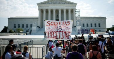 La Corte Suprema sta “minando attivamente” la democrazia: Elizabeth Warren