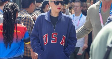 Lady Gaga porta ai Giochi Olimpici del 2024 alcune scarpe che sfidano la morte