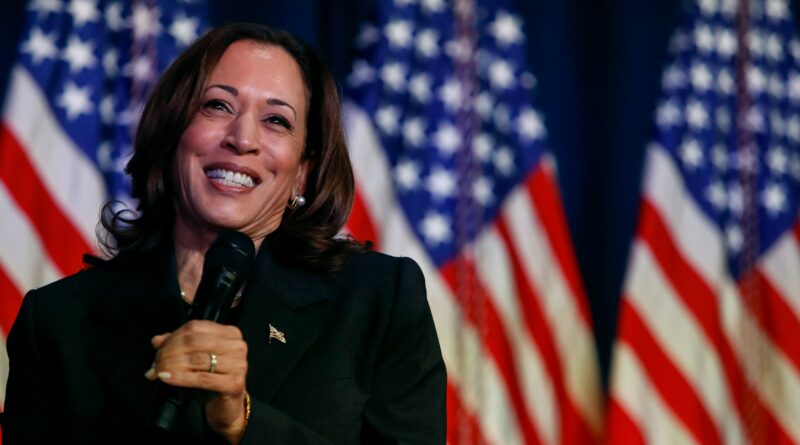 Centinaia di persone si presentano per Kamala Harris in un’enclave della Florida che non vota per un democratico dal 2000