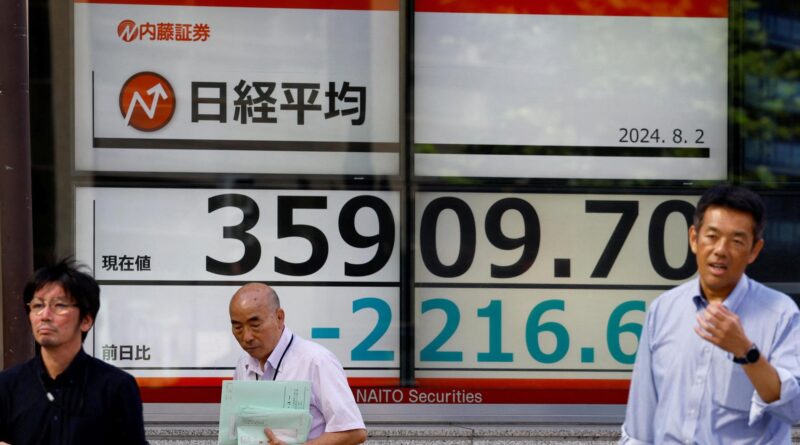 Le Borse di oggi, 5 agosto, Tokyo va a picco e perde il 12,4%. È il peggior calo del 1987. Milano in forte calo con le banche