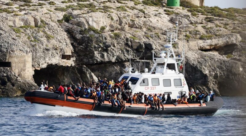 Crollano gli sbarchi, la cura funziona