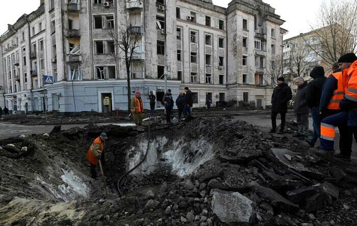 Ucraina, missili russi nella notte su Kiev: almeno due morti