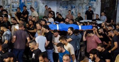 Guerra Israele-Hamas, le notizie di oggi. Nella notte raid di Israele su Gaza: 19 morti. Tra le vittime una donna e i suoi sei figli