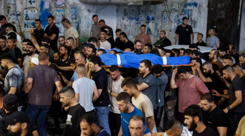 Guerra Israele-Hamas, le notizie di oggi. Nella notte raid di Israele su Gaza: 19 morti. Tra le vittime una donna e i suoi sei figli