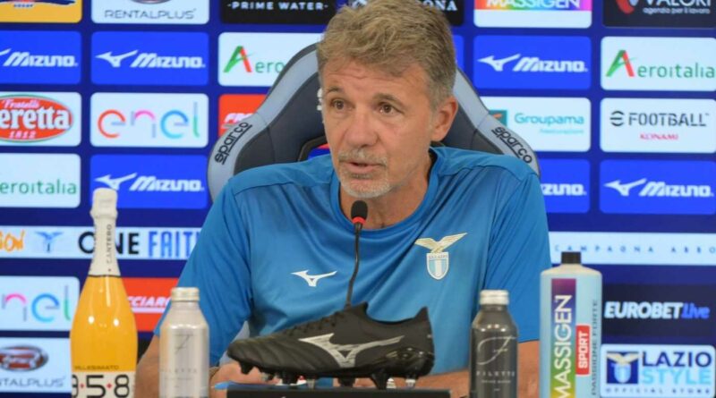 Lazio, Baroni: “Castellanos forte, Dele-Bashiru ha grandi potenzialità. Grazie a squadra e tifosi. Sul mercato…”