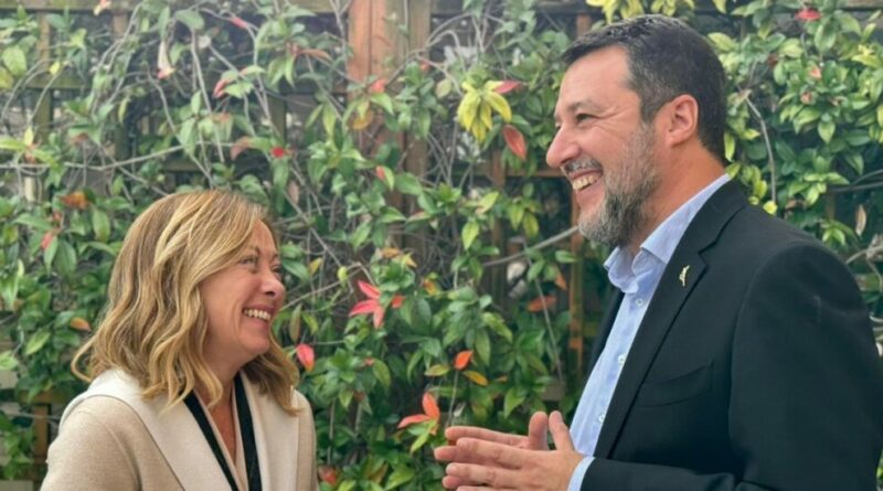 Vertice in masseria in Puglia tra Meloni e Salvini (con l’aggiunta di Fontana): “Il 30 agosto incontro con Tajani”