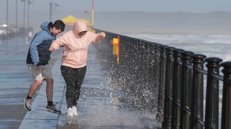 Allerta meteo: le raffiche di 60 miglia orarie potrebbero portare “condizioni pericolose”