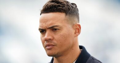 Jermaine Jenas licenziato dalla BBC dopo “lamentele sul suo comportamento”