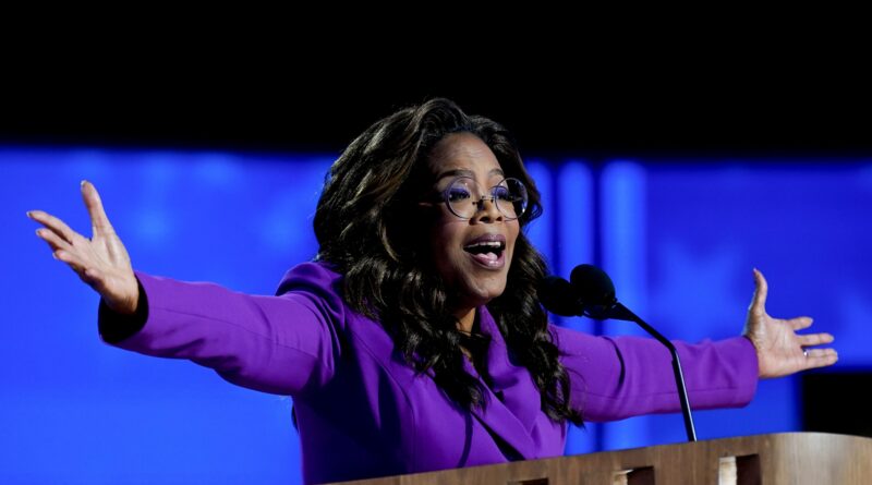 Oprah Winfrey ha sorpreso il DNC e Christian Siriano, che non immaginava che avrebbe indossato il suo design