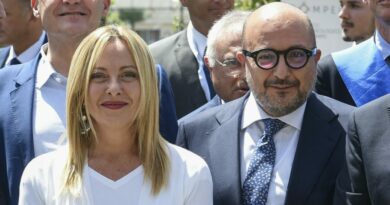 Caso Boccia, Meloni: “Non ha avuto documenti riservati del G7, garantisce Sangiuliano”. Ma lei ha postato alcuni atti del vertice su Instagram