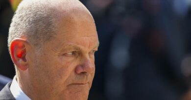 “Teneteli fuori dai governi”. Scholz invoca i patti anti-Afd per la Sassonia e la Turingia