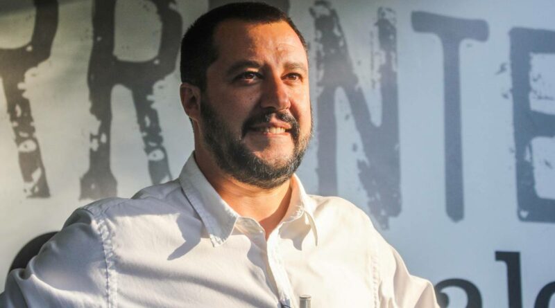 “Via la cittadinanza per chi commette gravi reati”. La risposta di Salvini allo ius scholae