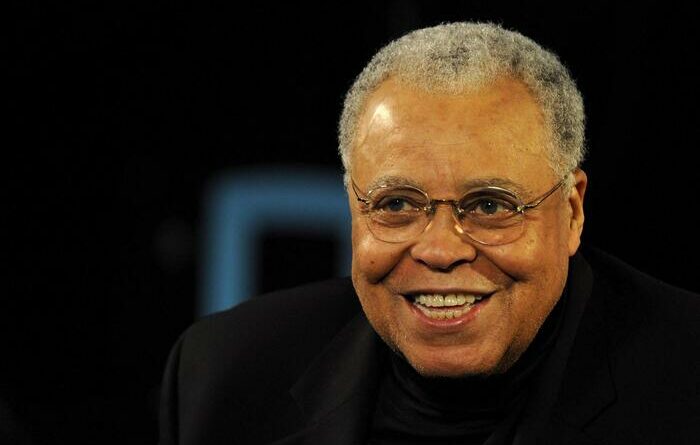 Addio a James Earl Jones, la voce di Darth Vader e di Mufasa