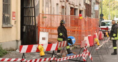 Incendio in un emporio cinese a Milano, tre morti. Potrebbe essere di origine dolosa