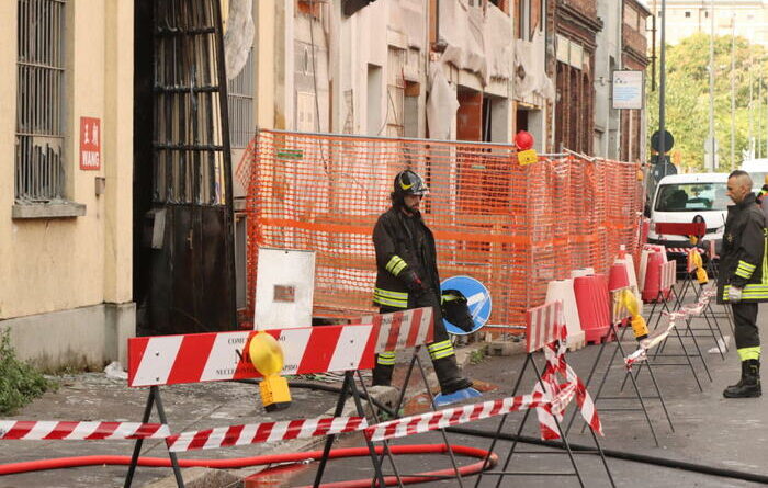 Incendio in un emporio cinese a Milano, tre morti. Potrebbe essere di origine dolosa