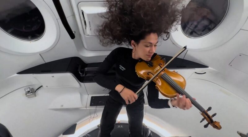 Polaris Dawn: Sarah Gillis ha suonato un violino nello Spazio, per beneficenza