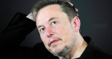 Cards Against Humanity cita in giudizio la SpaceX di Elon Musk