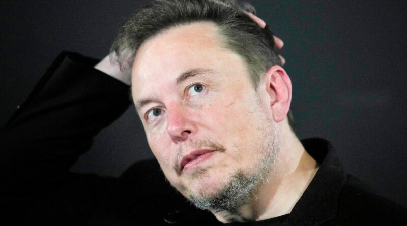 Cards Against Humanity cita in giudizio la SpaceX di Elon Musk