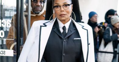 In mezzo alla battaglia contro la muffa nera, Janet Jackson si interroga sulla razza di Kamala Harris