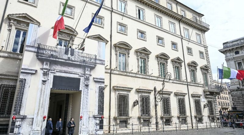 Manovra, incontro tra Governo e parti sociali: sulle pensioni ipotesi conferma delle misure 2024