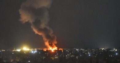 Guerra Israele – Libano, le notizie di oggi. Diversi morti e feriti per un raid a Gaza contro una moschea. A Beirut colpiti studi tv. Hezbollah: “Respinta un’altra incursione di terra”