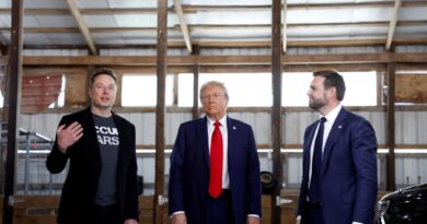 Trump torna a Butler sul palco dell’attentato a caccia di voti con Musk: “Salveremo l’America”