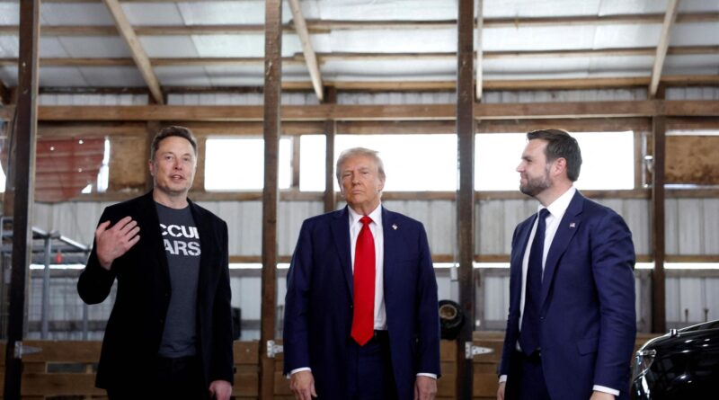 Trump torna a Butler sul palco dell’attentato a caccia di voti con Musk: “Salveremo l’America”