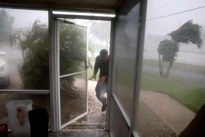 Allerta per l’uragano Milton in Florida, Biden: “La tempesta del secolo”