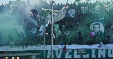 Avellino, la frecciatina dei tifosi agli ultras di Inter e Milan: “Chi vive di passione non lucra sui gradoni”