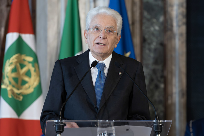 Mattarella: “Non sono gli egoismi a governare la crescita”