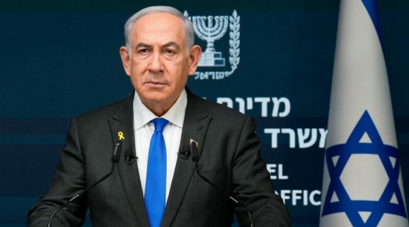 Israele, arrestato il portavoce dell’ufficio di Netanyahu: “Dava ai media notizie riservate. Danneggiata la capacità di liberare gli ostaggi”