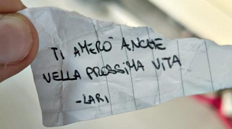 Piazza Armerina, la quindicenne suicida: il mistero del biglietto d’addio al fidanzato. La sorella: “Non è la sua scrittura”