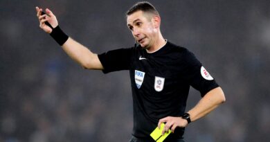 L’arbitro della Premier League è stato sospeso dopo un video in cui sembra aver insultato il Liverpool FC e Klopp