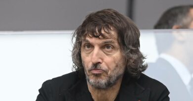 Cruciani punge la Gruber: “Emergenza migranti? Se n’è accorta dopo il furto”